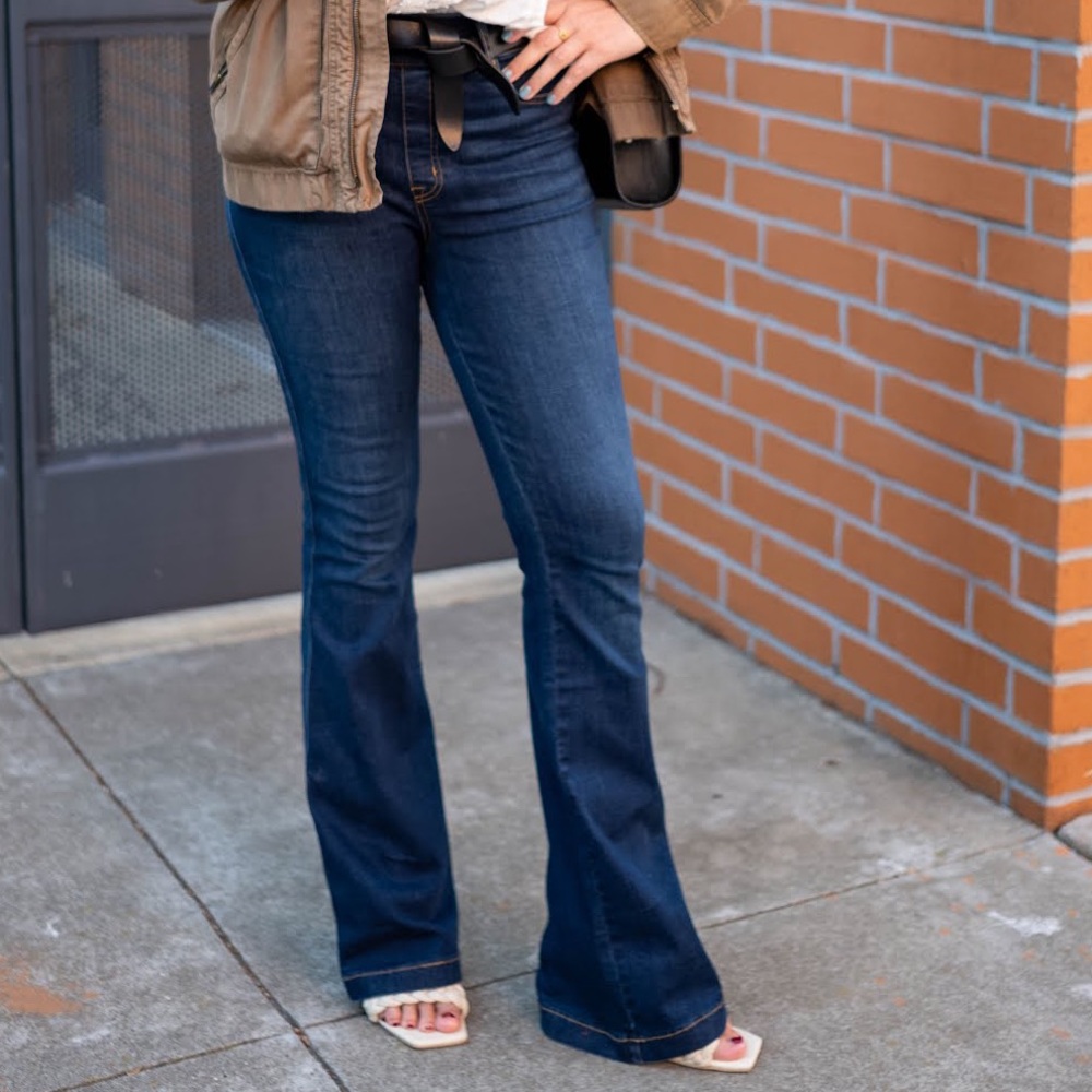 SPANX | Shapewear Blue Denim Flare Jeans Medium - Picture 13 of 14